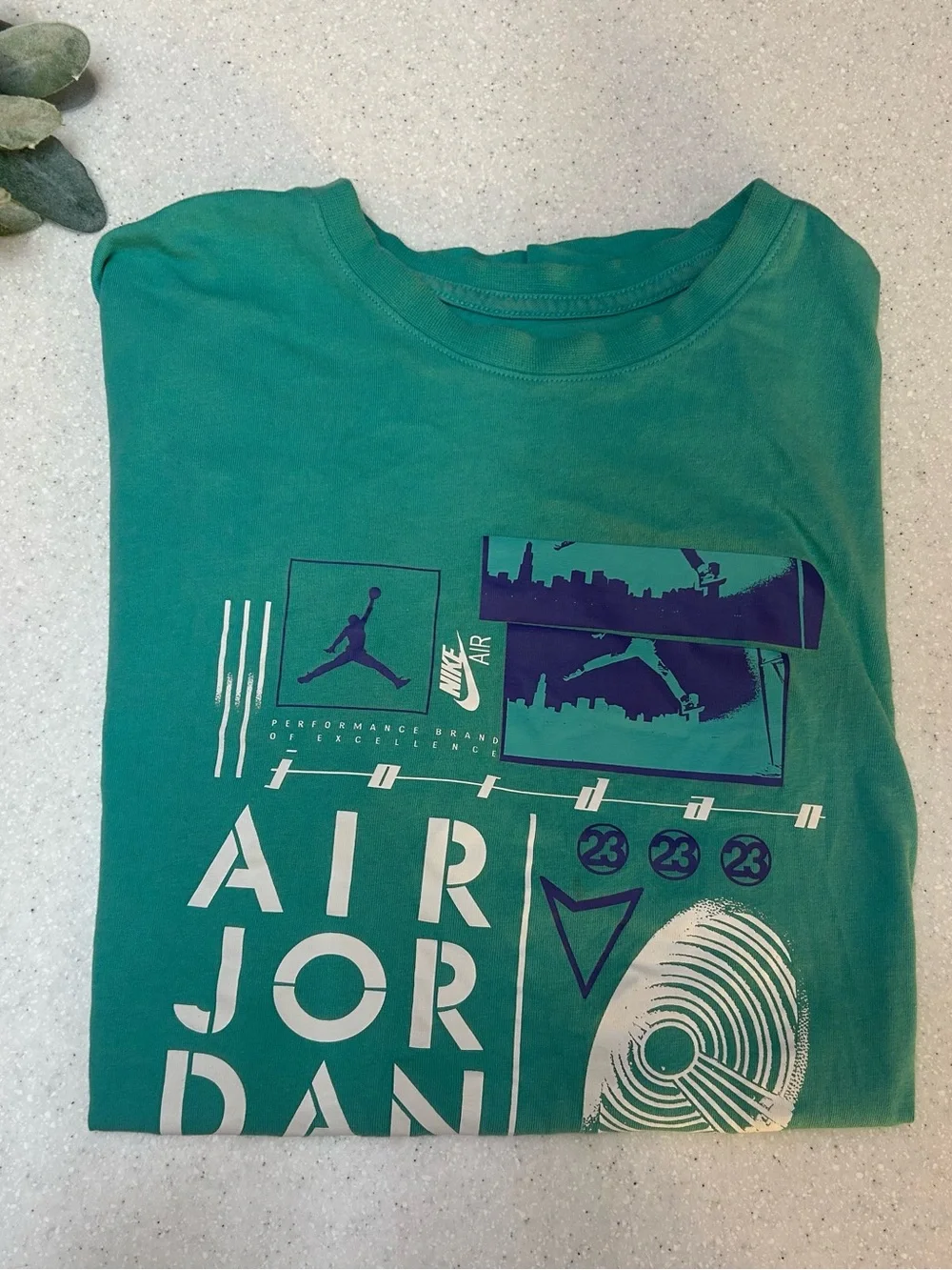 ✨Jordan Graphic Short Sleeve Men’s T Shirt Size Large